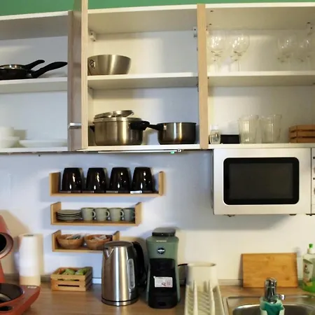 Budget + Private Parking Apartment *