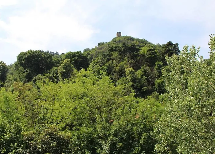 With Free Private Parking Apartamento Como